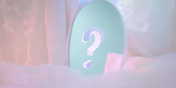 我站在镜子里这句歌词出自哪首歌？