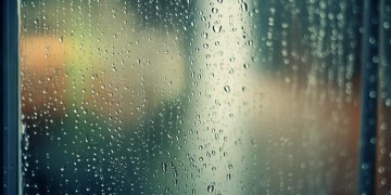 你看看窗外雨呀究竟是哪首歌？