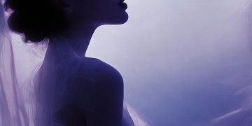 美女开口唱的伤感歌究竟是什么？